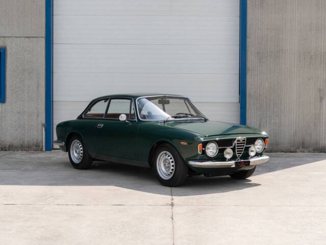 Alfa Romeo Giulia GT 1300 Junior