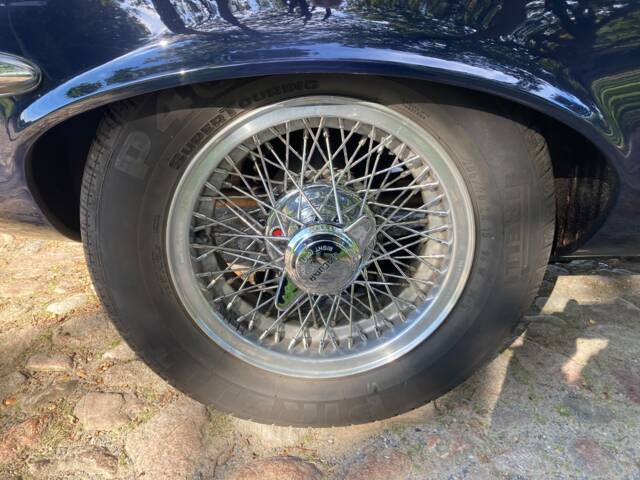 Jaguar E-Type V12