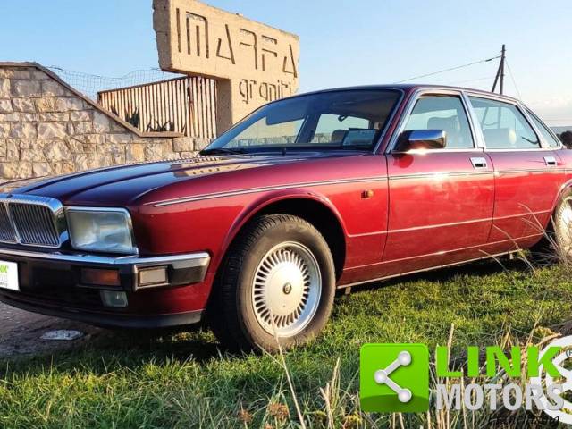 Image 1/2 of Daimler Double Six (1994)