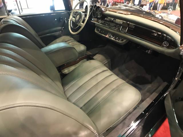 Mercedes-Benz 300 SE