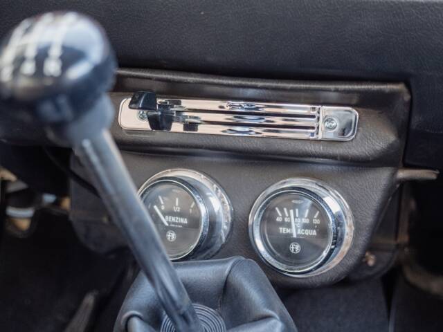 Alfa Romeo Giulia GT 1300 Junior