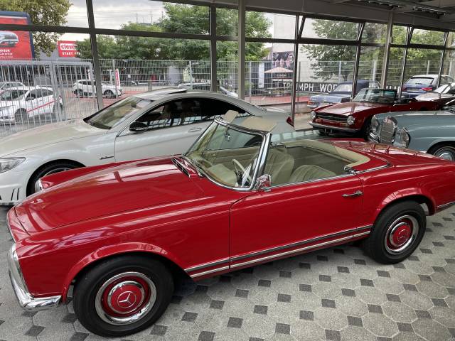 Mercedes-Benz 230 SL