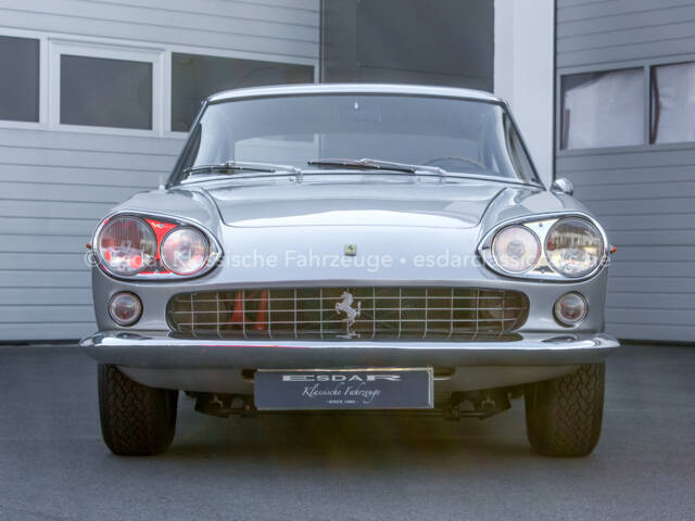 Ferrari 330 GT 2+2