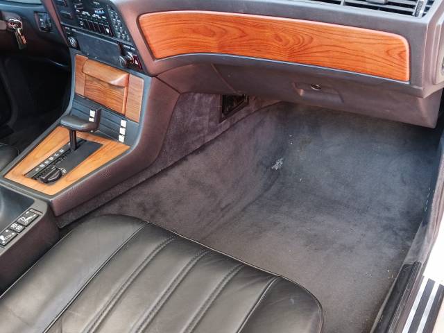 BMW 745i