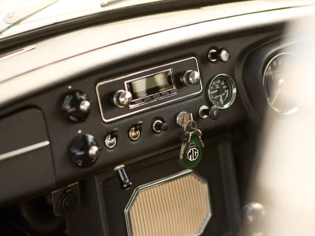 MG MGC GT