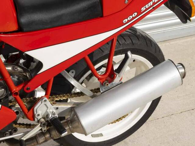 Ducati 900 Supersport