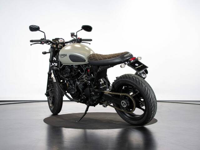 Triumph Trident 900