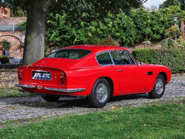 Aston Martin DB 6 Vantage