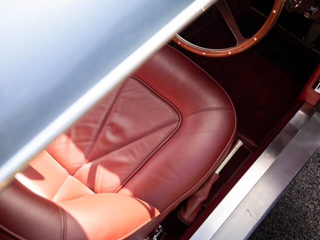 Aston Martin DB 6 Vantage