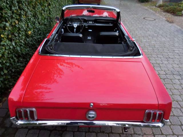 Ford Mustang 200