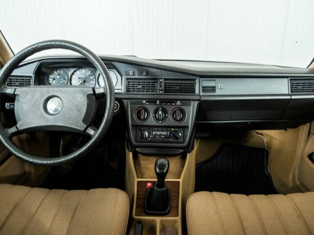 Mercedes-Benz 190 D