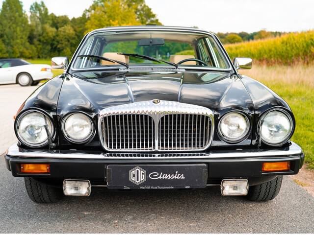 Daimler Double Six