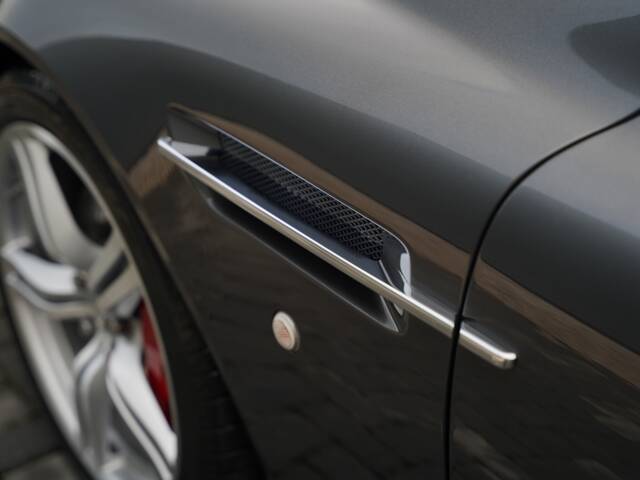 Aston Martin DB 9