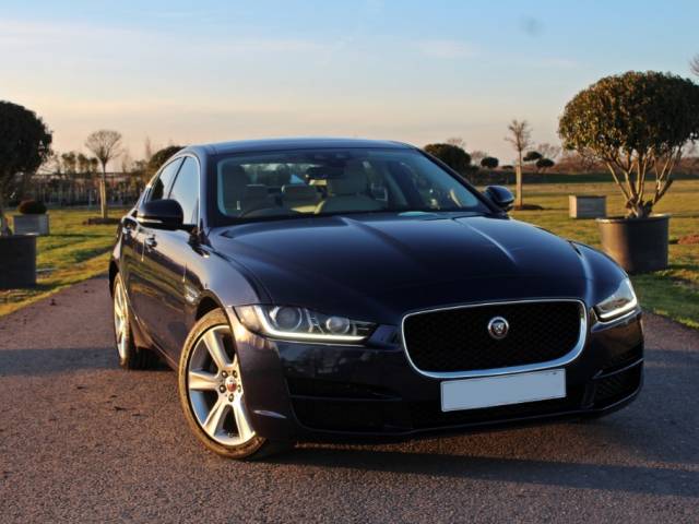Image 1/5 of Jaguar XE 20d (2016)