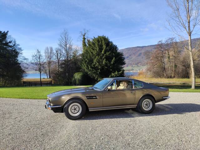 Image 1/9 of Aston Martin V8 EFi (1988)