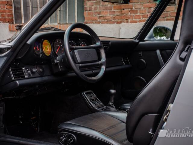 Porsche 911 Carrera 4