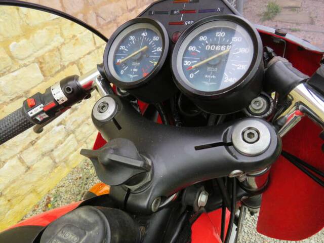 Moto Guzzi 850 LeMans