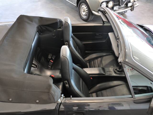 Porsche 944 S2
