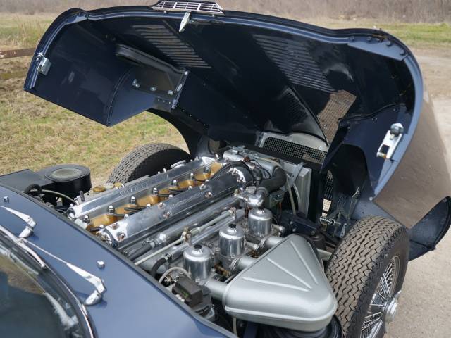 Jaguar E-Type 3.8