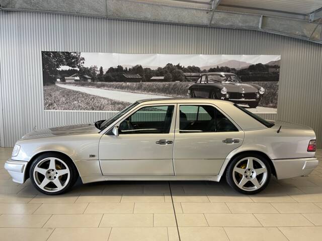Image 1/19 of Mercedes-Benz E 60 AMG (1993)