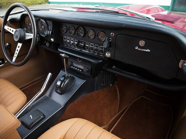 Jaguar E-Type V12 (2+2)