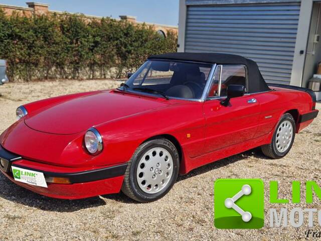 Bild 1/10 von Alfa Romeo 2.0 Spider (1988)