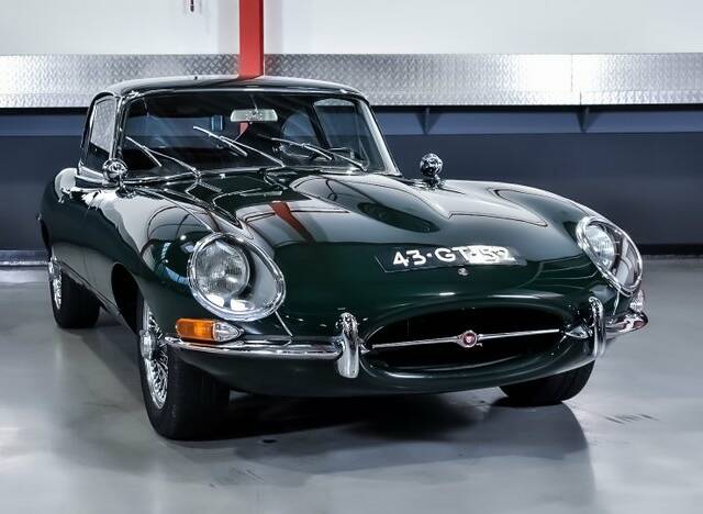 Image 1/7 of Jaguar E-Type 4.2 (1966)