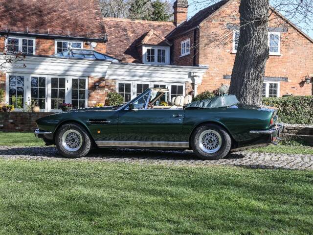 Aston Martin V8 EFi Volante