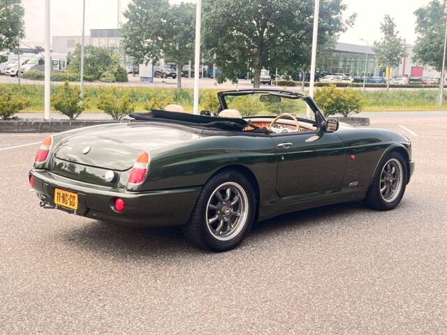 MG RV8