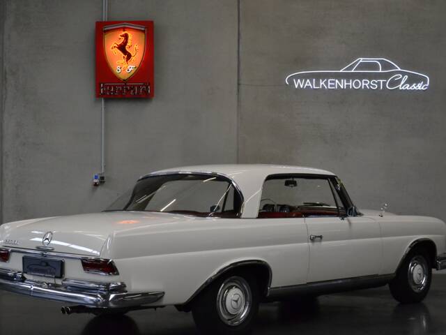 Mercedes-Benz 250 SE