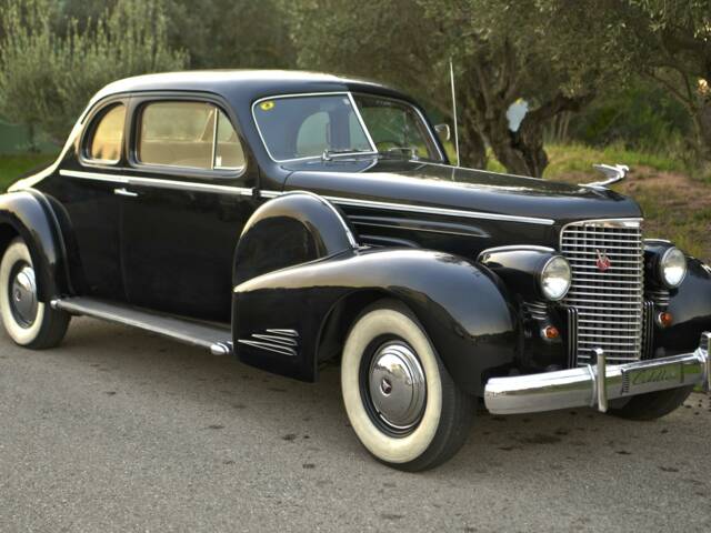 Image 1/50 de Cadillac V-16 (1938)