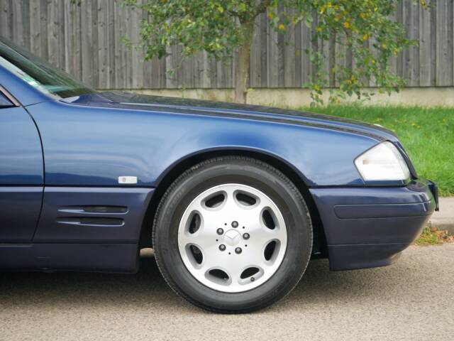 Mercedes-Benz SL 320