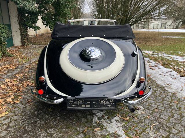 BMW 327