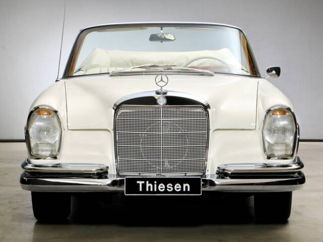 Mercedes-Benz 300 SE