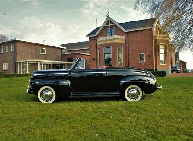 Image 1/8 of Ford Super Deluxe (1941)