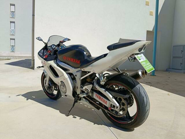 Yamaha YZF 600 R6