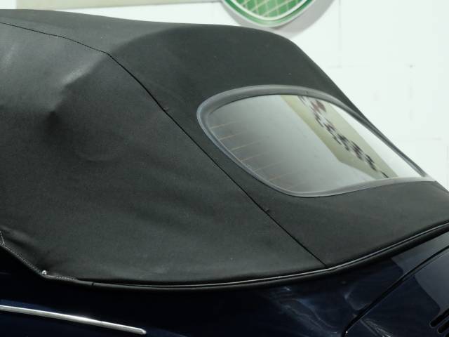 Volkswagen Beetle 1303 LS - Volkswagen Käfer 1303 LS Fuel Injection Cabrio