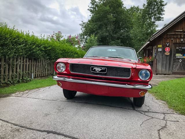 Ford Mustang 200