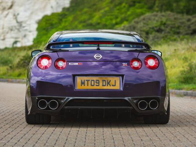 Nissan GT-R