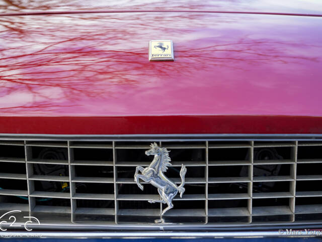 Ferrari 330 GT 2+2