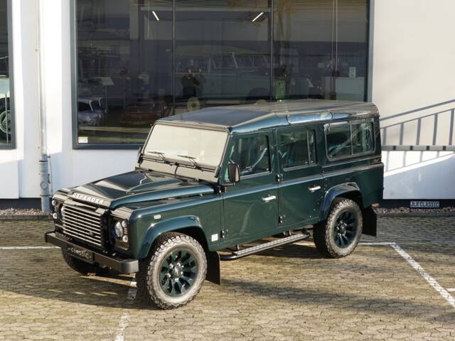 Image 1/47 of Land Rover Defender 110 Works V8 (2011)