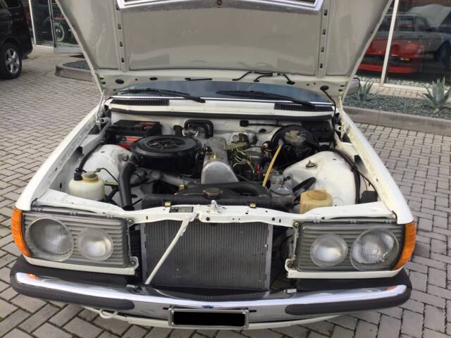 Mercedes-Benz 240 TD