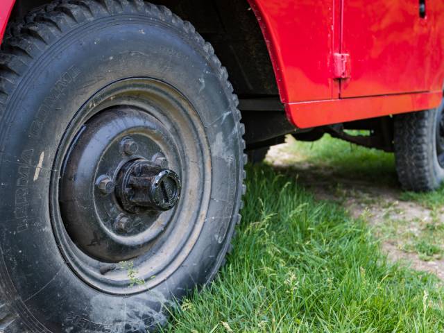 Land Rover 88