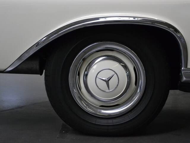 Mercedes-Benz 250 SE