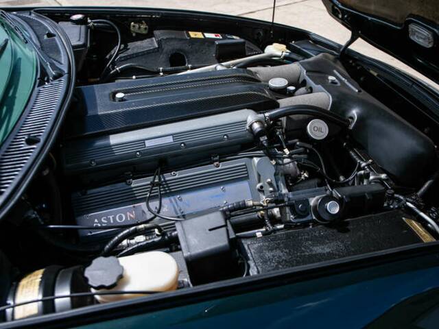 Aston Martin V8 Coupé