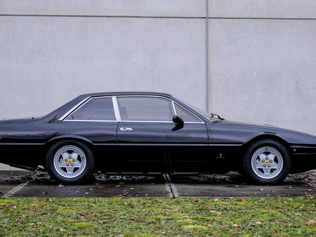 Ferrari 412