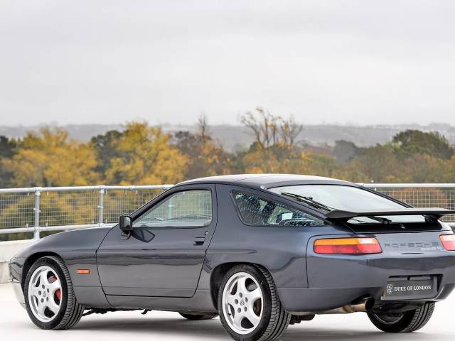 Porsche 928 S4