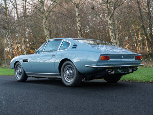 Aston Martin DBS Vantage