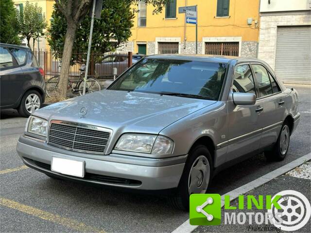 Image 1/10 of Mercedes-Benz C 200 (1997)