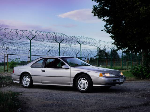 Bild 1/49 von Ford Thunderbird (1989)
